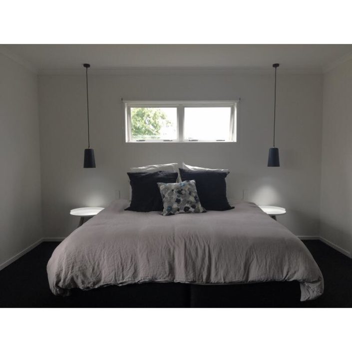Bedroom with dual lighting